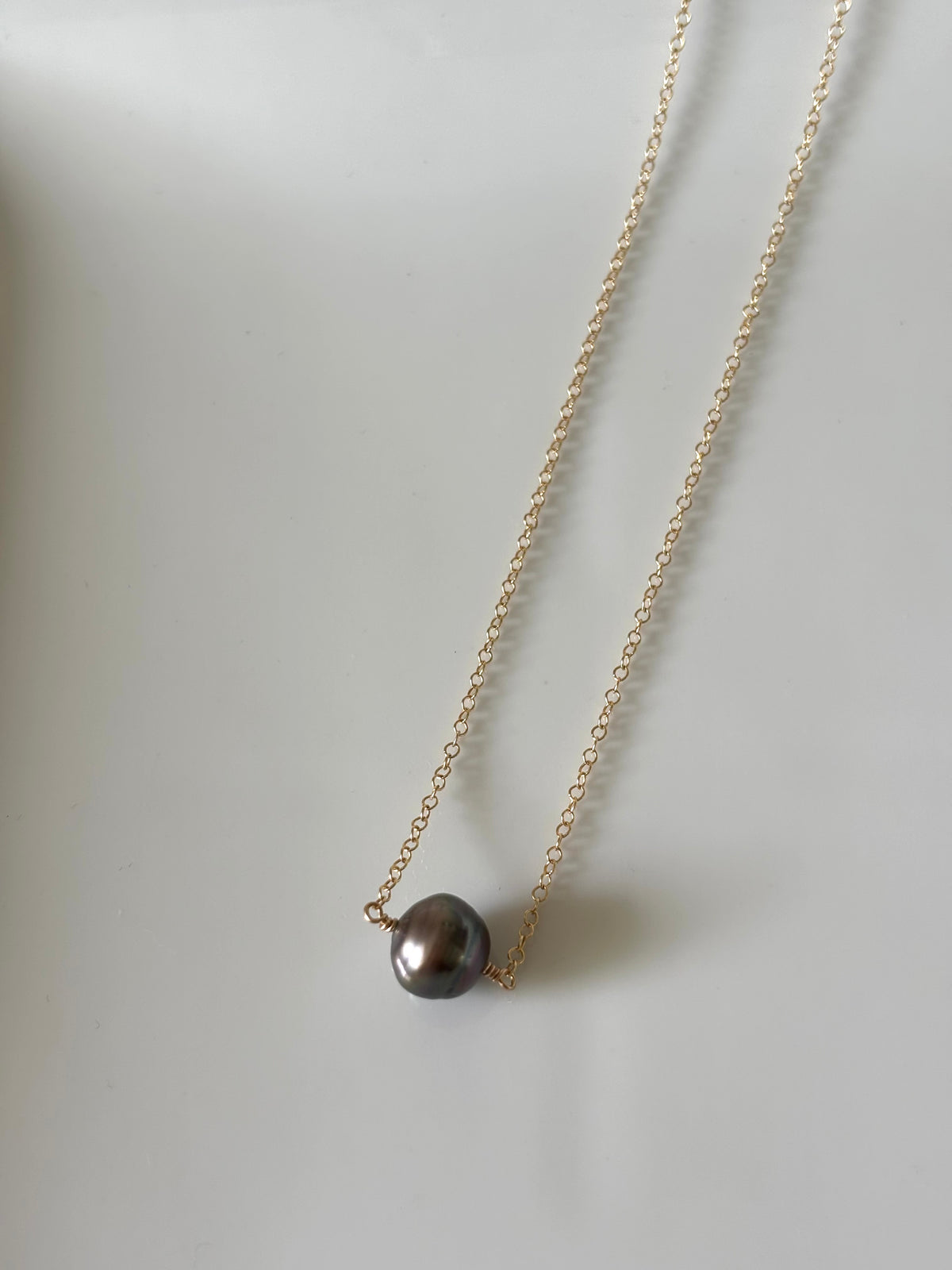 TAHITIAN SINGLE BAR NECKLACE
