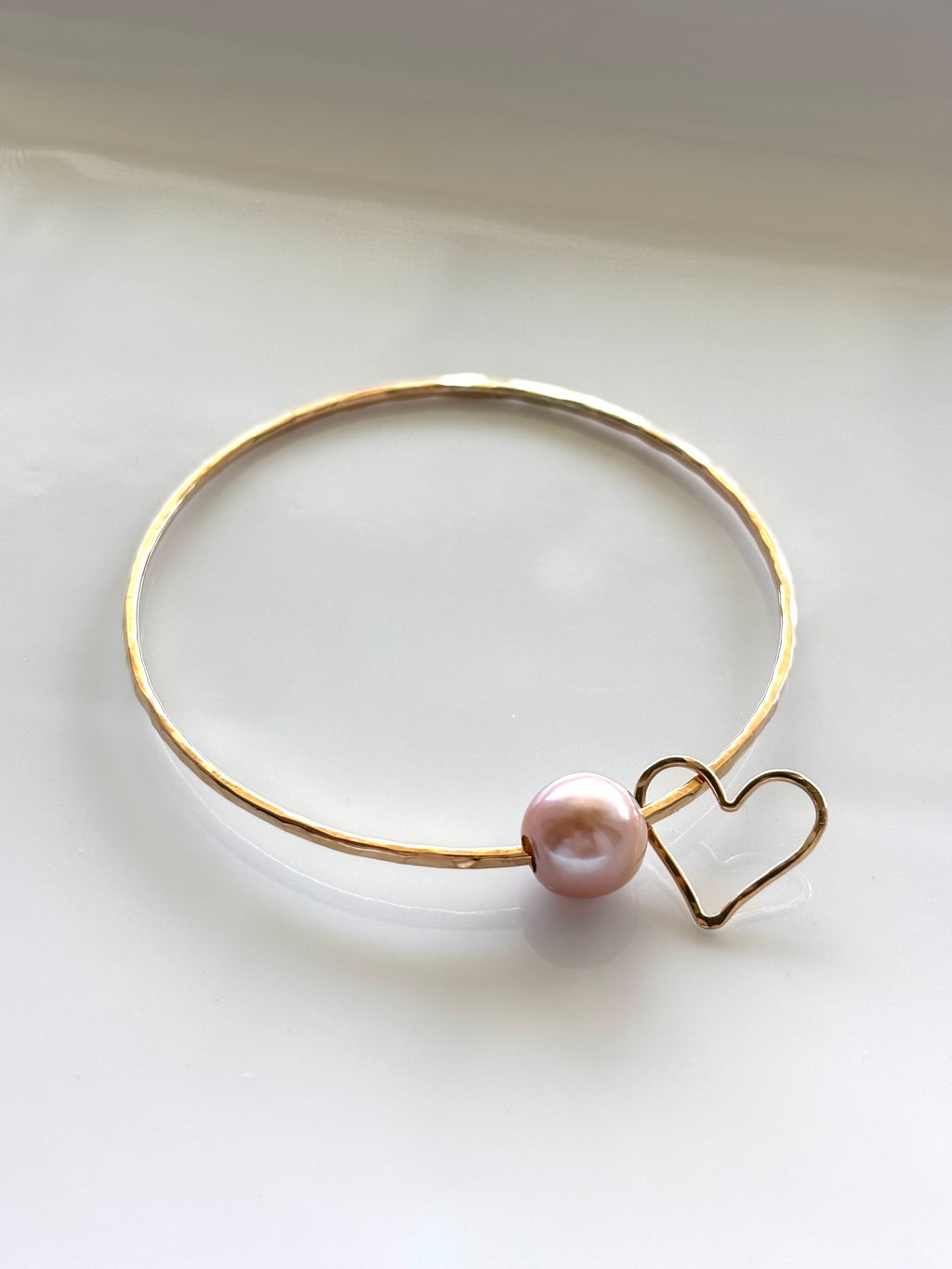 PINK EDISON W/HEART CHARM BANGLE