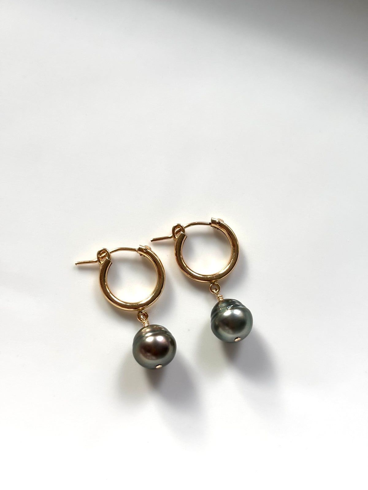 TAHITIAN PEARL HUGGIE HOOPS